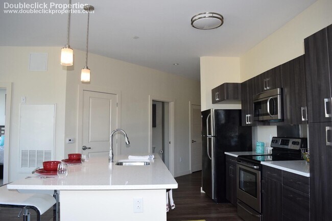 Building Photo - 180 Eastern Ave