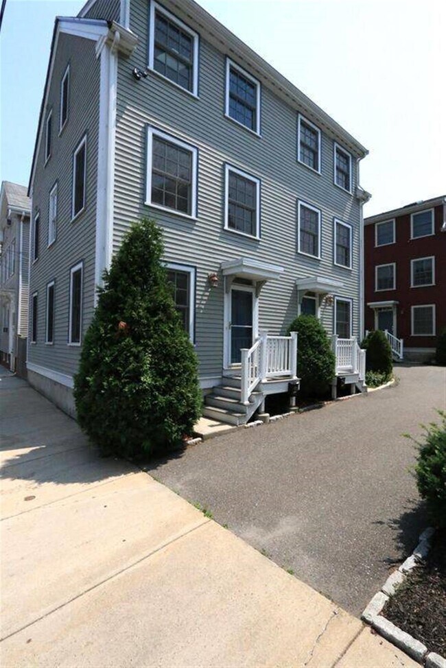 Building Photo - 86 Winter St