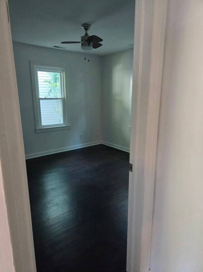 Building Photo - 506 W Catalpa St