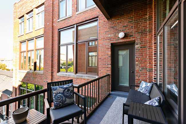 Building Photo - 430 N Park Ave