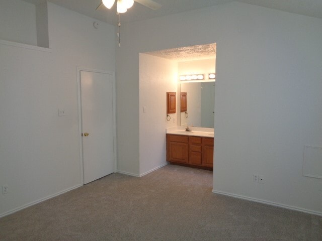 Building Photo - 1211 Grand Jct Dr