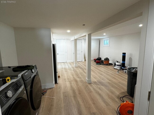 Building Photo - 253 W Market St