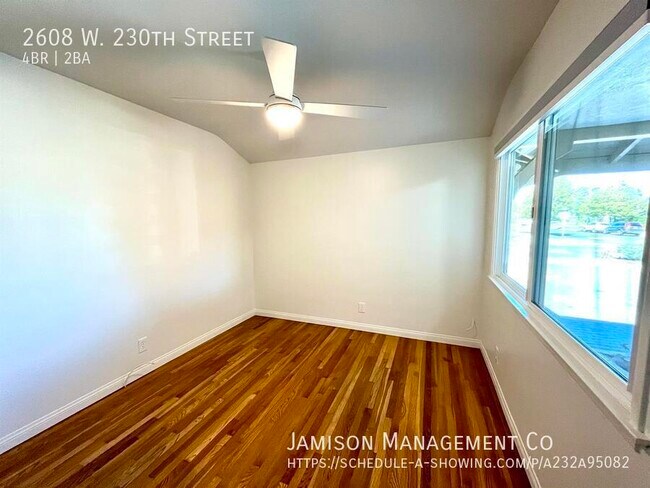 Building Photo - 2608 W 230th St