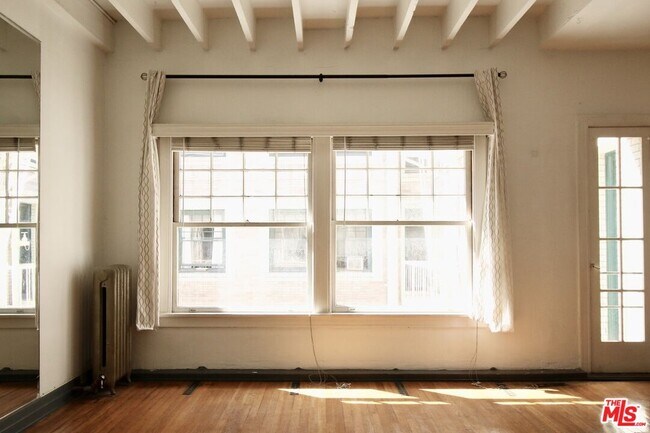 Building Photo - 2121 James M Wood Blvd