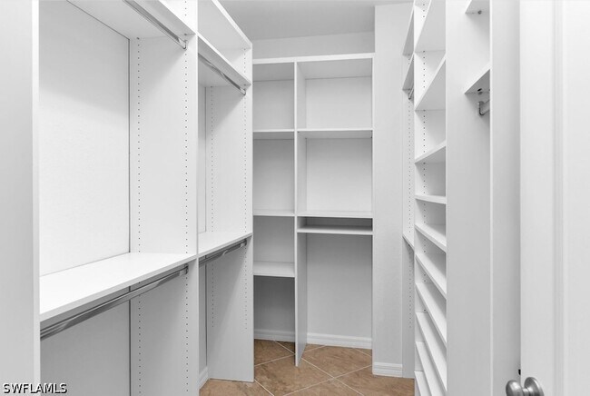 Building Photo - 9357 Glenforest Dr