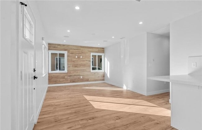 Building Photo - 4641 W 130th St