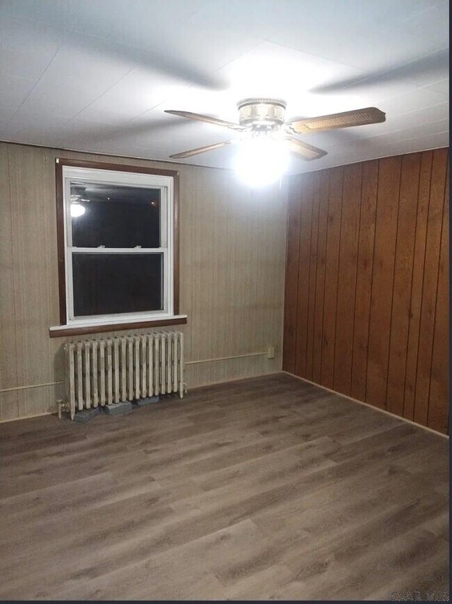 Building Photo - 444 Stone St