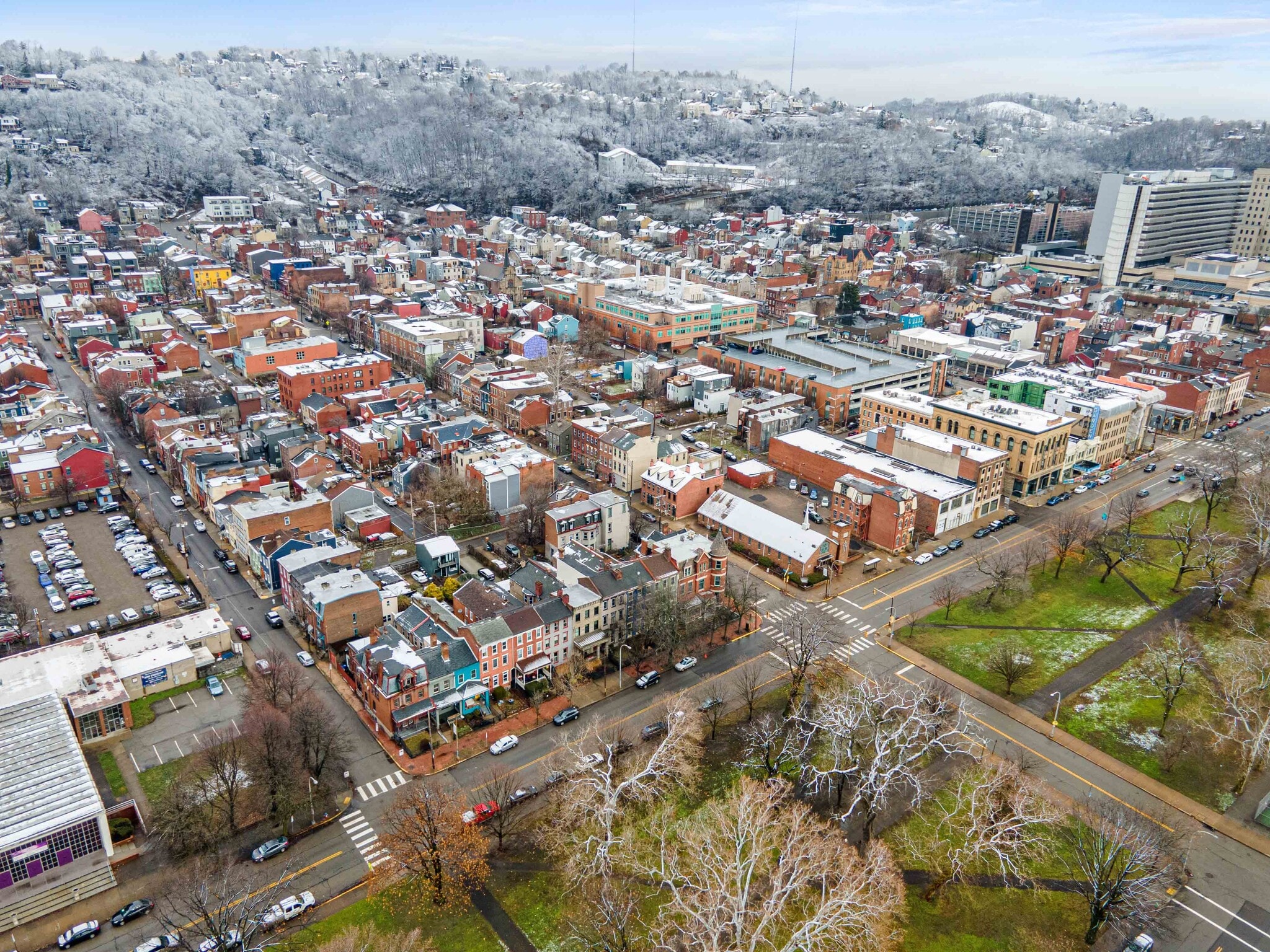 Building Photo - 218 W North Ave