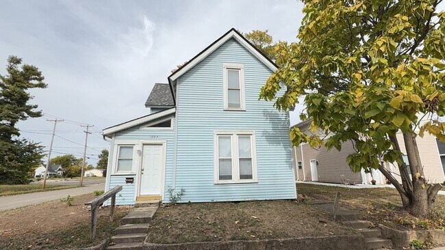 Primary Photo - Beautiful Muncie Property!