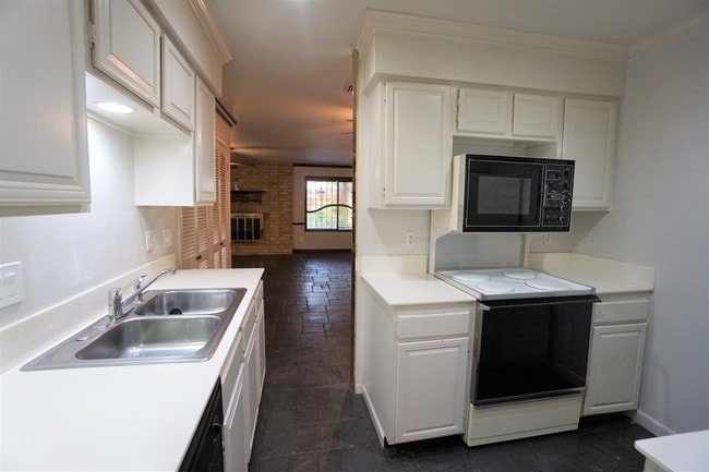 Building Photo - Charming Updated Two-Story Home in Gated C...
