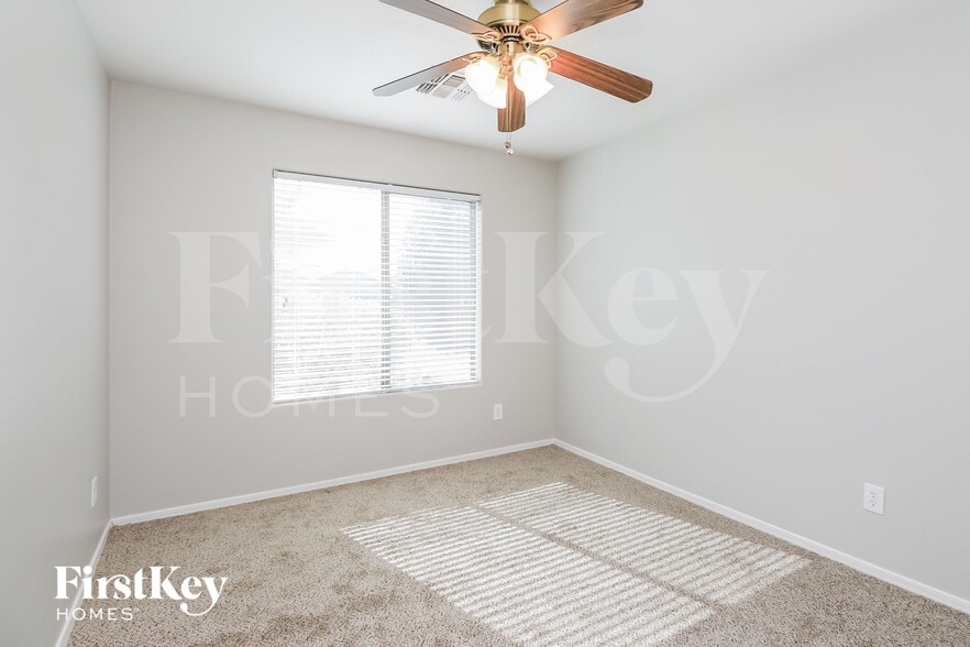 Building Photo - 480 W Dexter Way