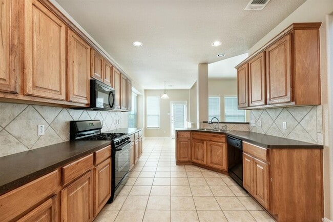 Building Photo - 2744 Kickapoo Cavern Dr