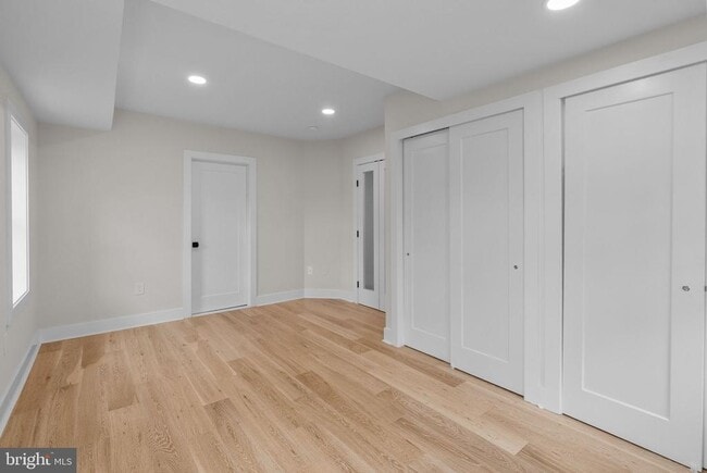 Building Photo - 334 Maple Ave