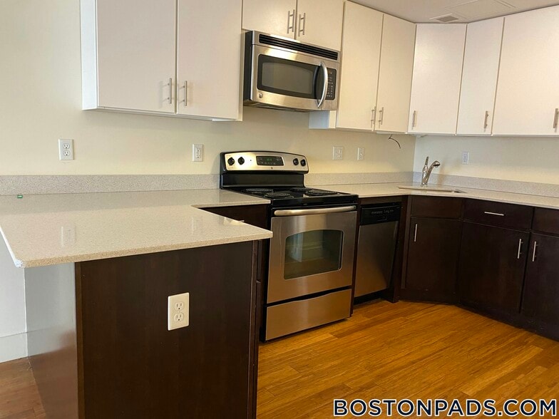 Building Photo - 8 Winter Pl