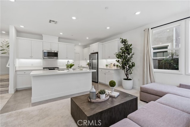Building Photo - 208 Yerba