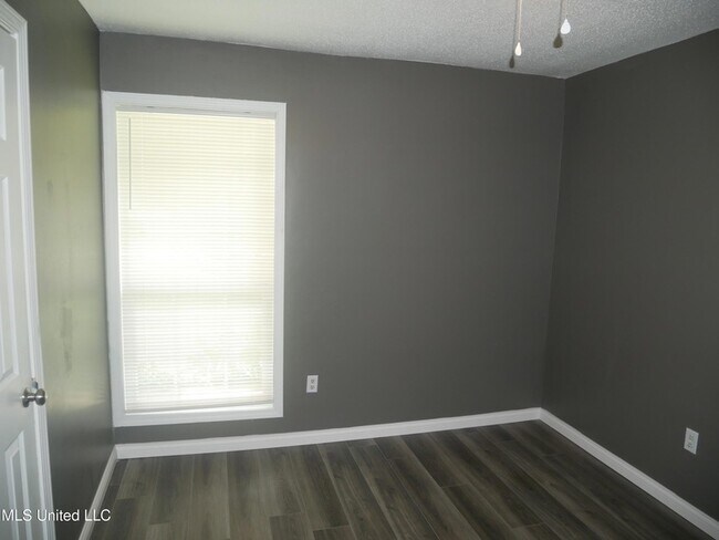 Building Photo - 5149 Gray Dr
