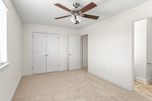 Building Photo - Beautiful Updated Townhouse located in Iredell County! 2BR/2.5BA Garage