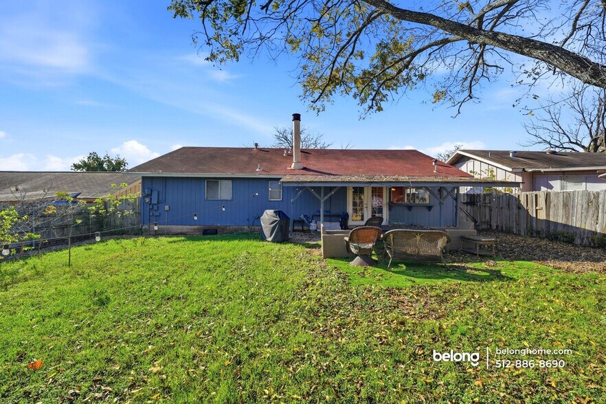 Building Photo - 802 Buckingham Pl