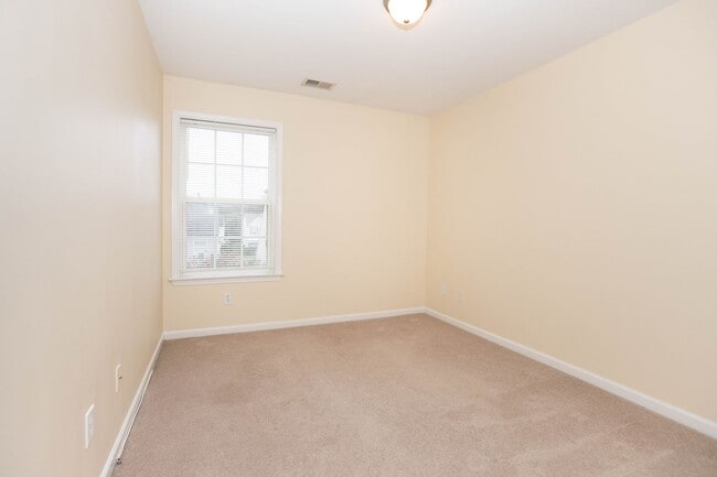 Building Photo - Price Drop Alert!  Beautiful Townhome in K...