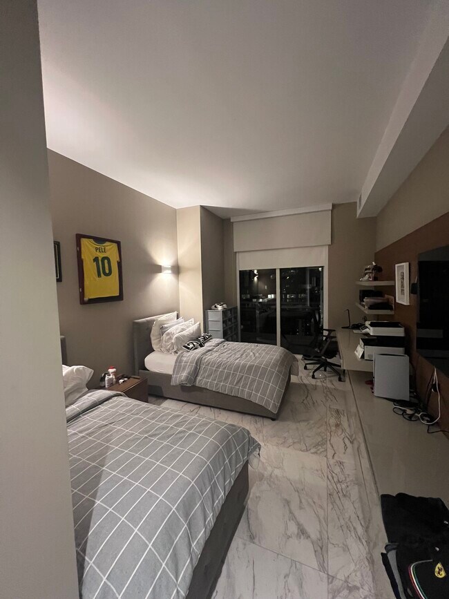 Building Photo - 21205 Yacht Club Dr