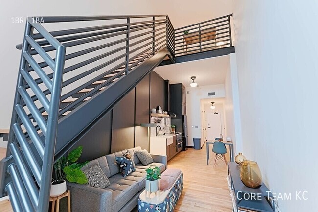 Primary Photo - 310 E 39th-