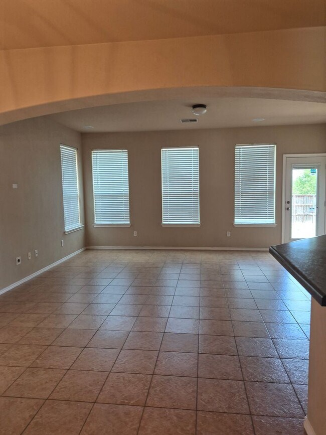 Building Photo - Bright & Inviting 3-Bedroom Home with Flex Space in The Meadows at Buda