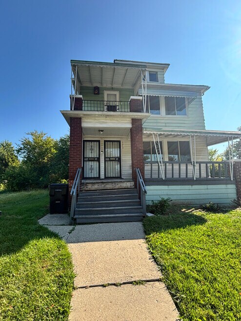 Building Photo - 3952 St Clair St
