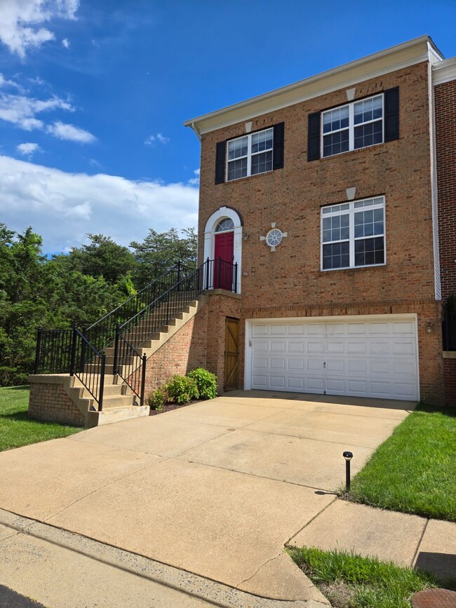 Building Photo - 7334 Hampton Manor Pl