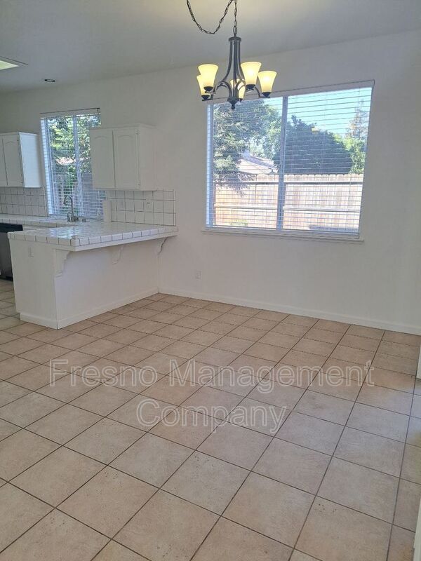 Building Photo - 7530 N Trellis Cir