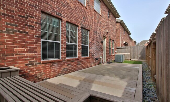 Building Photo - 1515 Olive Park