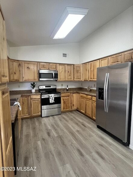Building Photo - 9641 N Gyor Pl