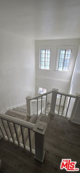 Building Photo - 712 W 46th St
