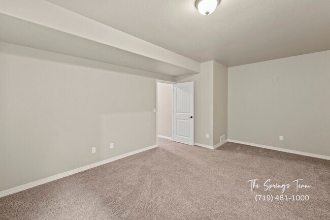 Building Photo - BEAUTIFUL 4BD + BONUS ROOM/3BA/3 CAR GARAG...