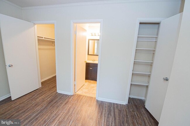 Building Photo - 804 College Ln