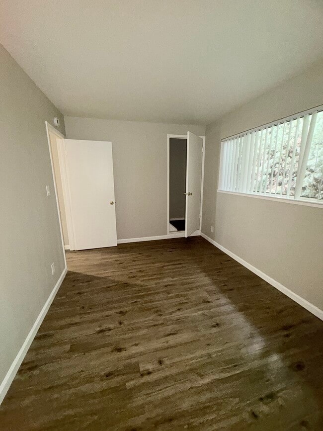 Building Photo - 2124 90th Ave