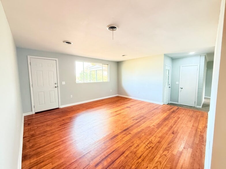 Building Photo - 2612 Lumpkin Rd