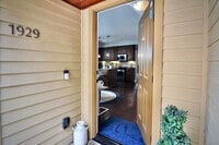 Building Photo - 1929 Felspar St