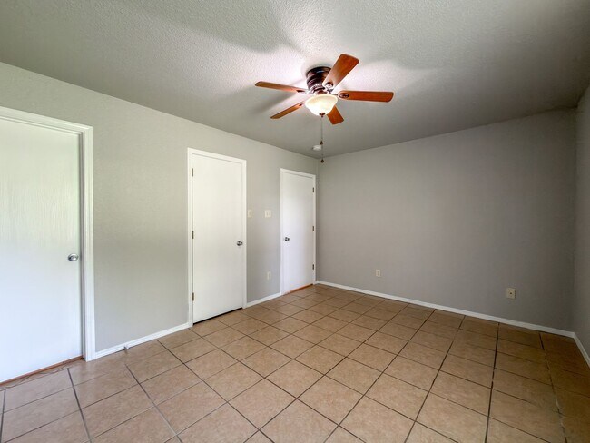 Building Photo - 906 N.46th Street-
