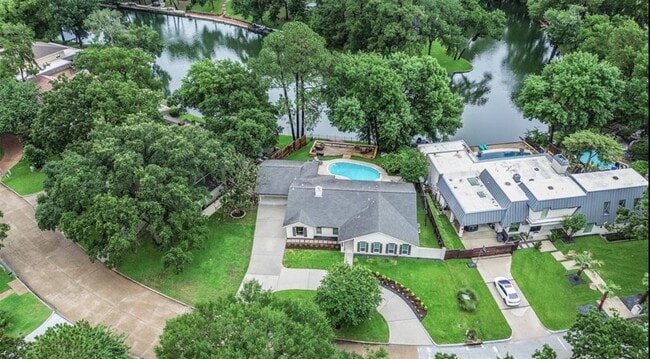 Building Photo - 1210 Shannon Valley Dr