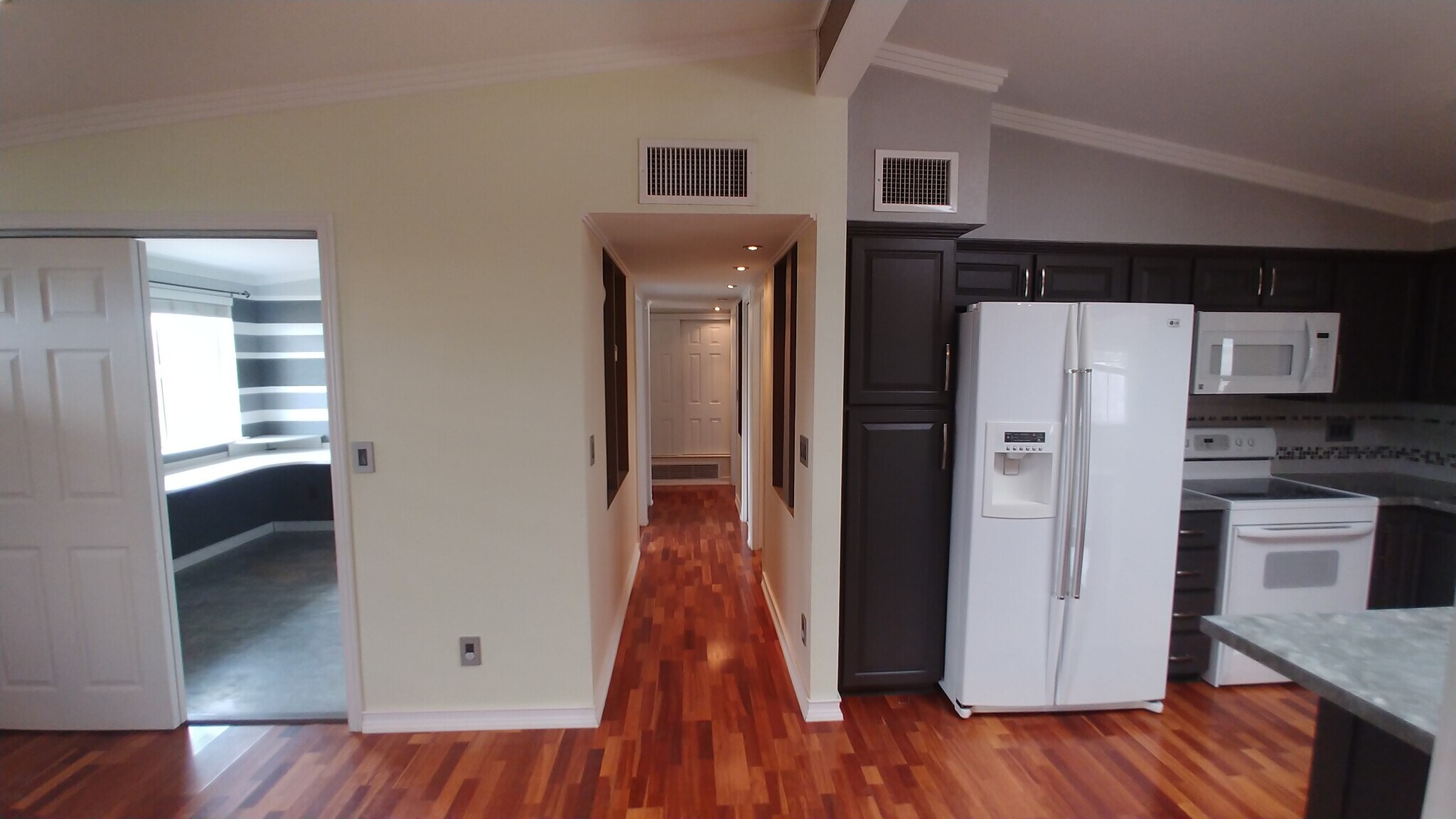 Building Photo - 539 Mallard Cir W