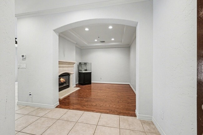 Building Photo - 4327 Lake Walk Ct