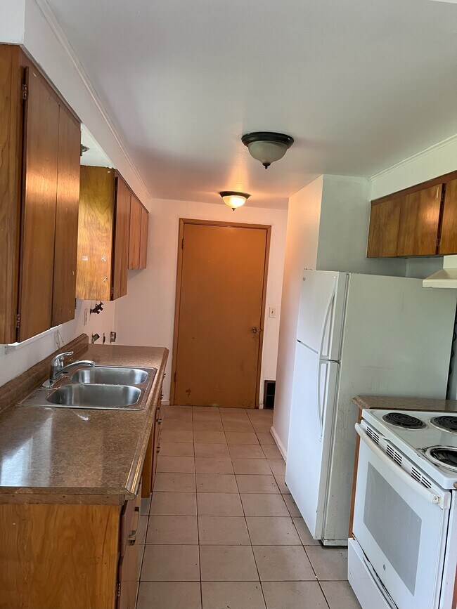 kitchen - 13206 31st Ave S