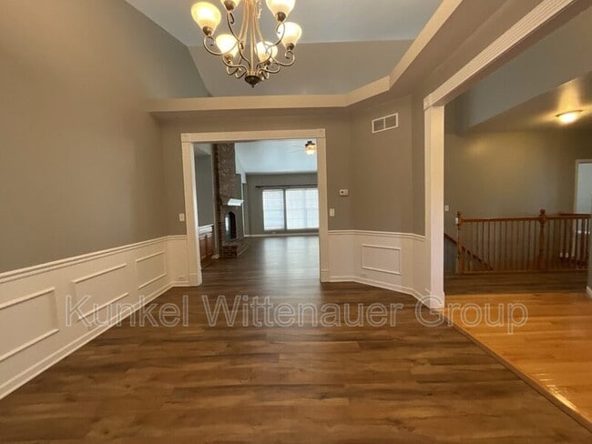 Building Photo - 2308 Four Lakes Dr