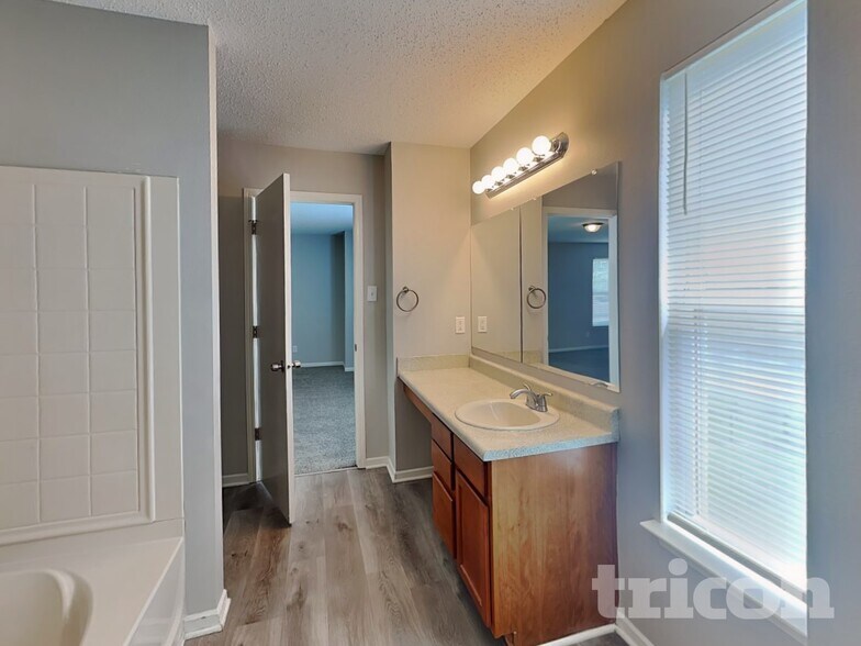 Building Photo - 8343 Weathervane Cir