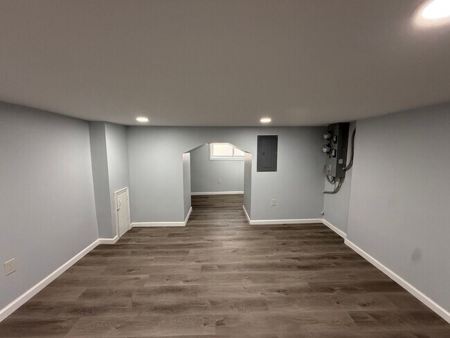 Building Photo - 32 S 53rd St