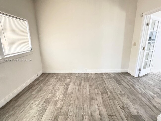 Building Photo - 605 S J St