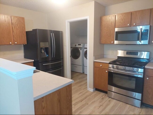 Building Photo - Benjamin Crossing....3 Bedroom 2 Bath