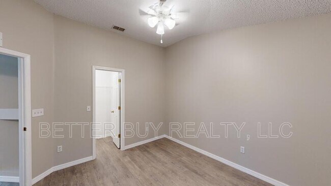 Building Photo - 23 Burning Tree Pl