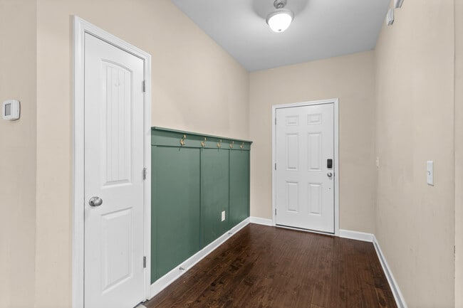 Building Photo - 518 New Hanover Trl