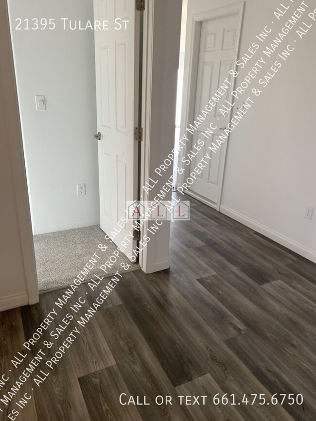 Building Photo - 21395 Tulare St